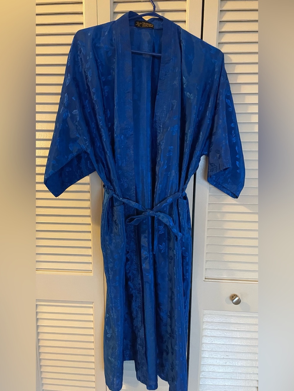 Vintage 100% Thai Silk Royal Blue Blue Damask Kimono bathroom lounge housecoat